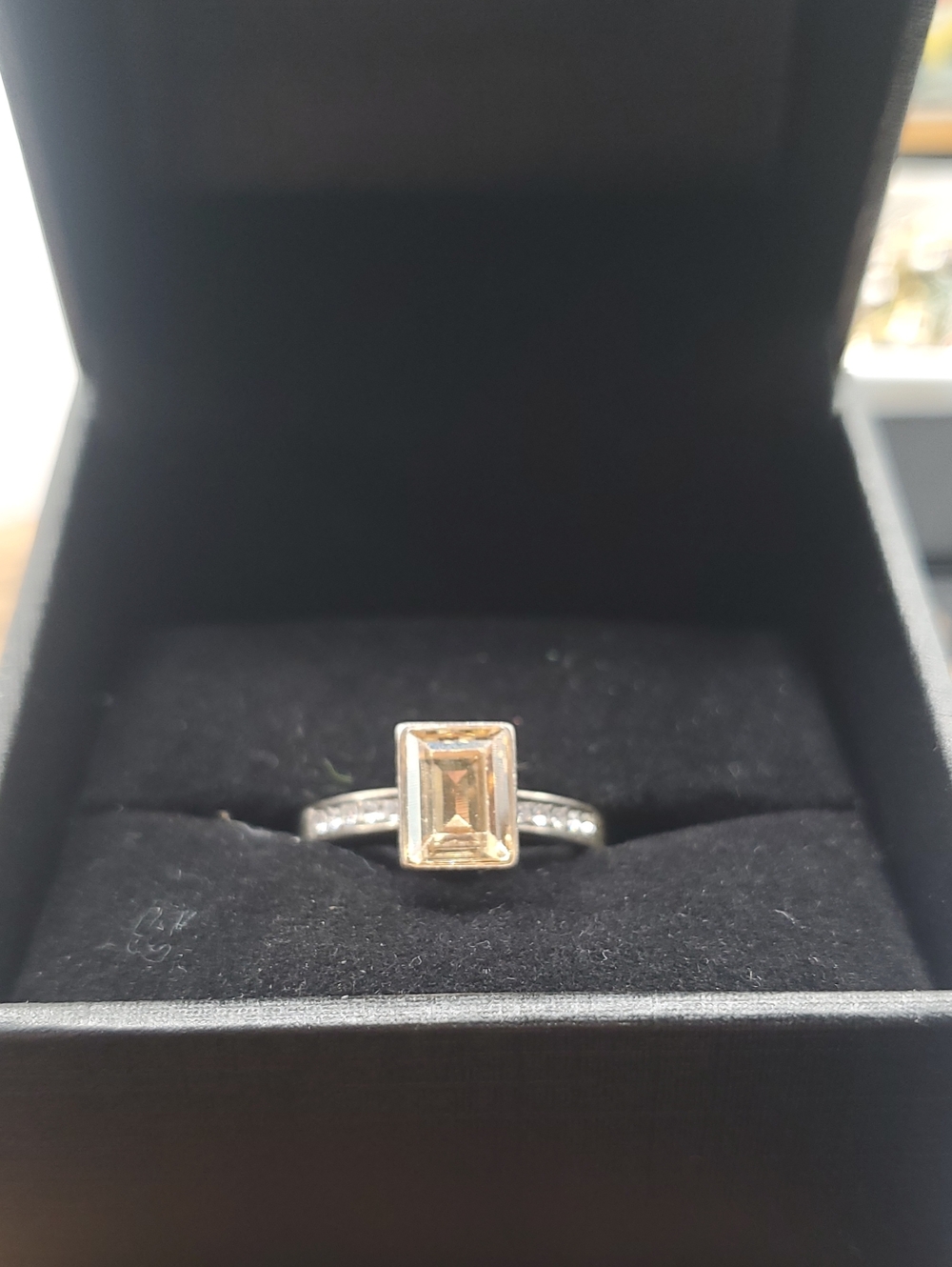 Brighton Rectangular Citrine Sparkle Gem Solitaire Ring - Women Size 7 R827